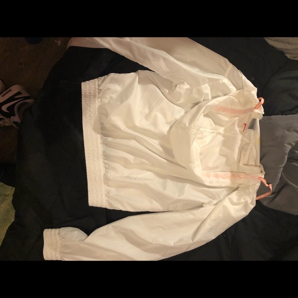 Nike wind breaker - Picture 2 of 3